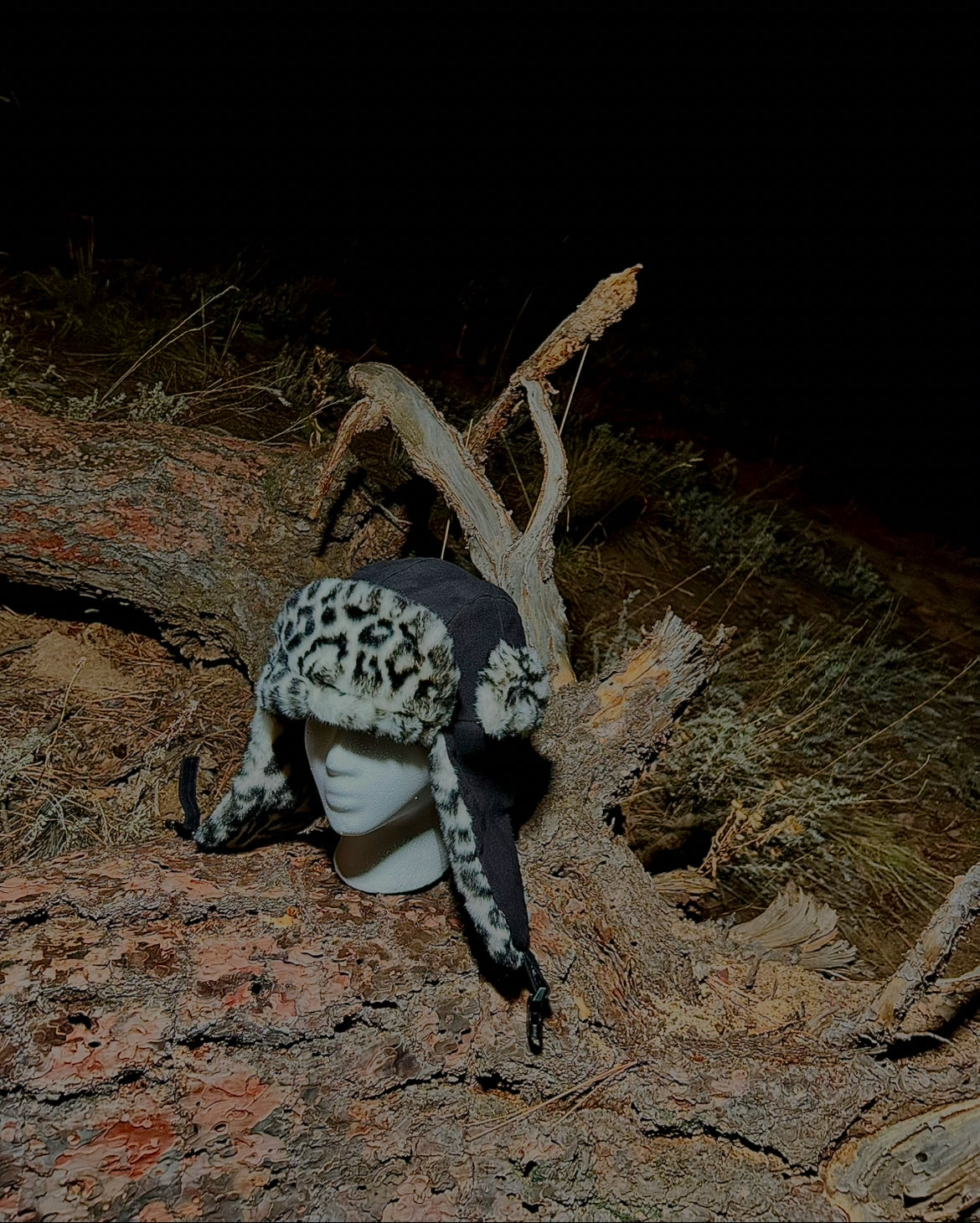 SNOW LEOPARD TRAPPER HAT